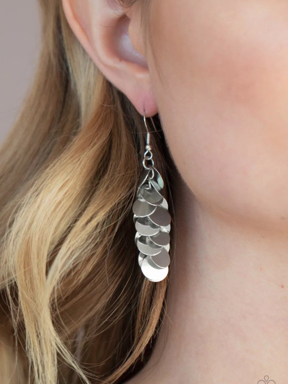 Paparazzi Jewelry Accessories - Hear Me Shimmer - Silver Earrings - Vintage